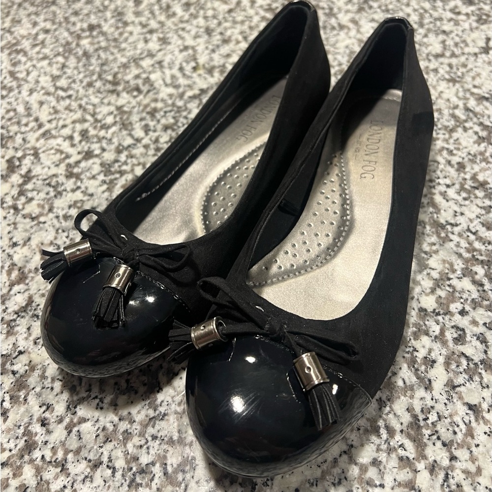 NWOT London Fog Black Suede Cap Toe Slip on Flats Size 8.5